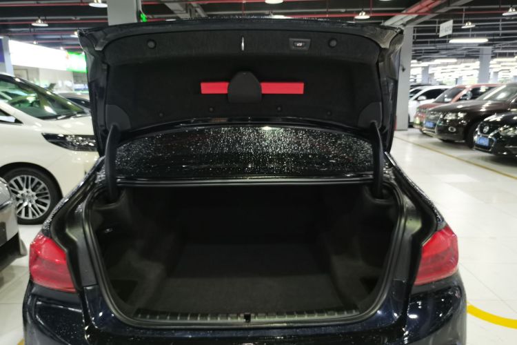 宝马5系 2018款 改款 530Li 领先型 M运动套装局部细节23