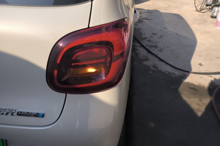 五菱汽车 宏光MINIEV 2025款 四门版 进阶款车身外观9