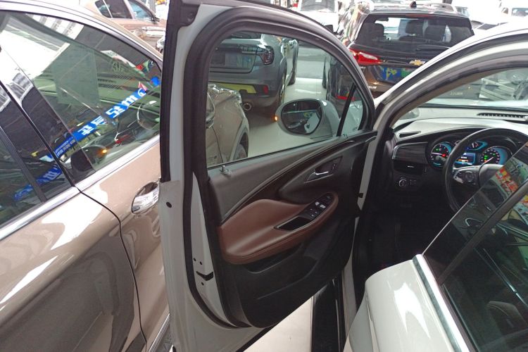 别克 昂科威 2017款 20T 两驱精英型中控内饰47