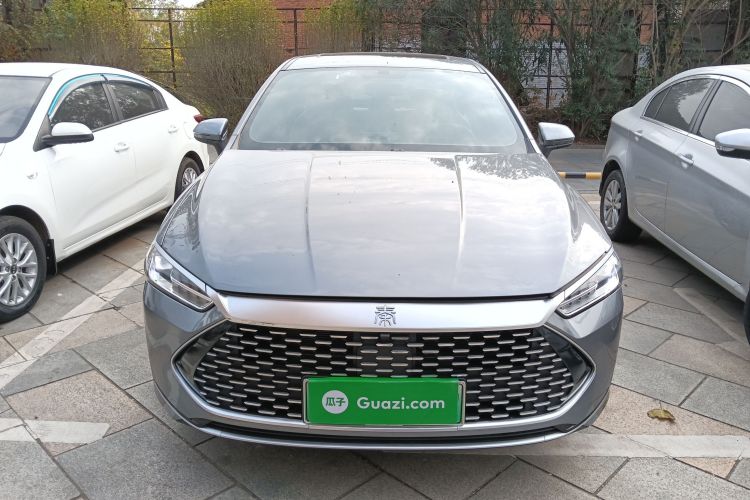 比亚迪 秦PLUS 2024款 荣耀版 DM-i 120KM领先型车身外观2