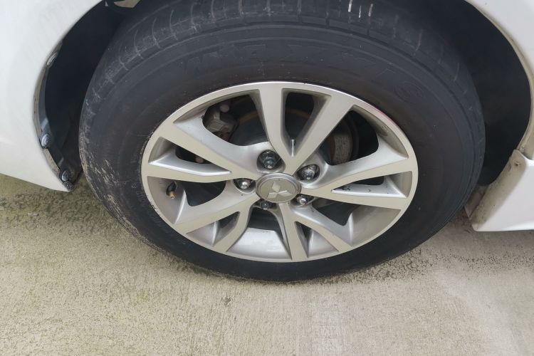 三菱 翼神 2014款 竞速版 1.8L CVT舒适型车身外观6008