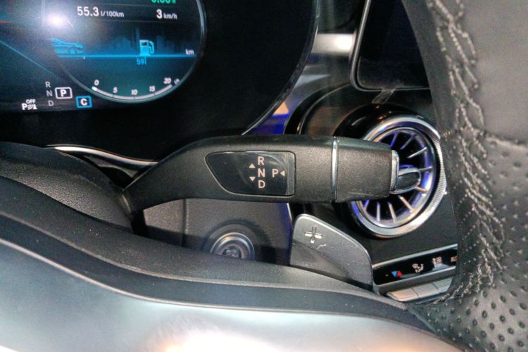 奔驰C级 2020款 C 260 L 运动版中控内饰18