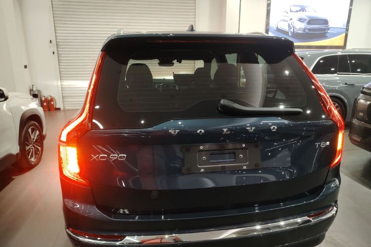 沃尔沃XC90新能源 2025款 T8 智尊豪华版 7座车身外观6004