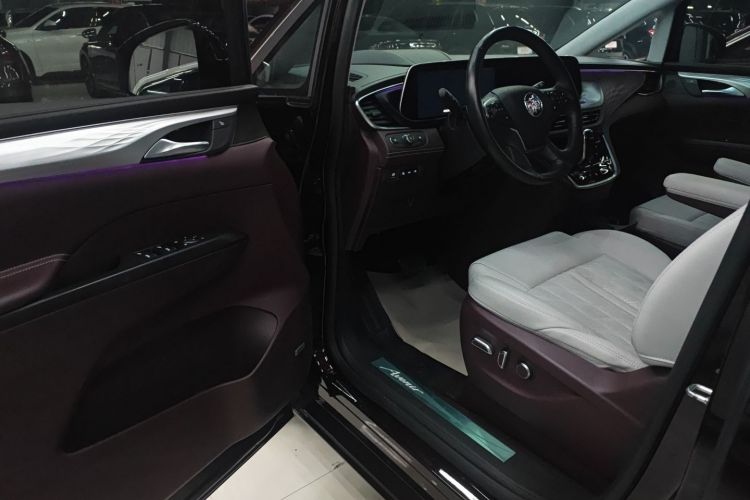 别克GL8 2022款 改款 Avenir艾维亚 六座贤礼版中控内饰20