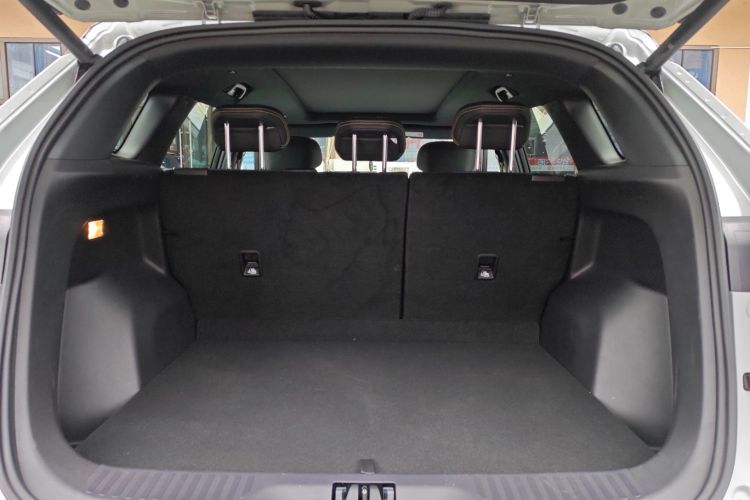 福特 领睿新能源 2025款 尊领型PLUS机舱底盘23