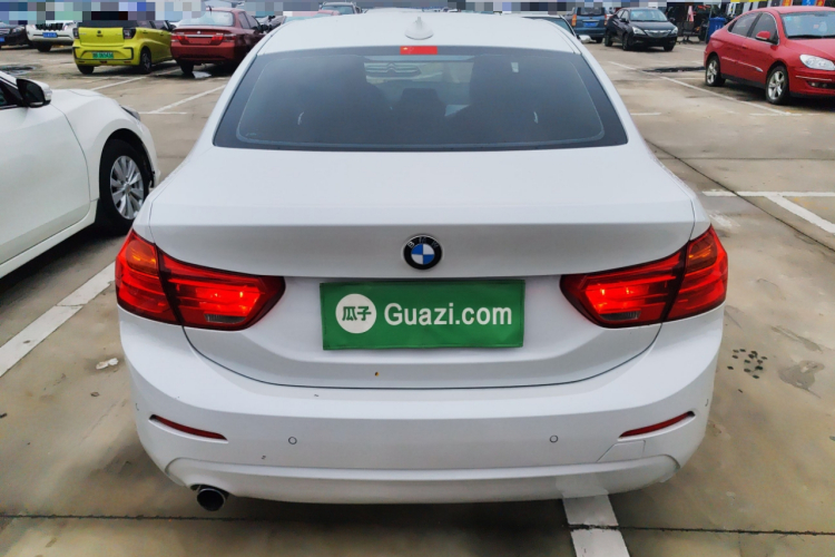 宝马1系 2017款 118i 时尚型车身外观6