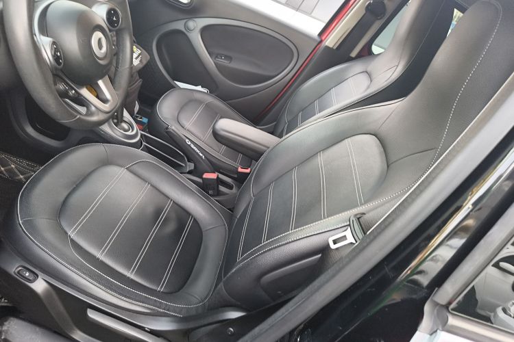 smart forfour 2016款 0.9T 66千瓦先锋版局部细节19