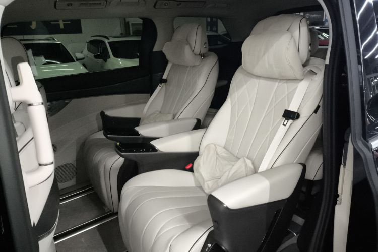 腾势D9 2024款 DM-i 1050 尊享型中控内饰21