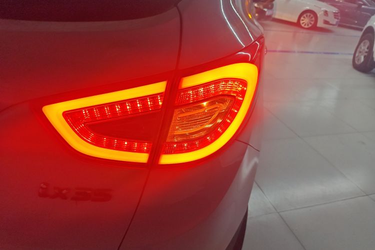 北京现代ix35 2013款 2.0L 自动两驱智能型GLS 国IV车身外观9