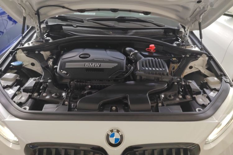 宝马1系 2021款 改款 120i M运动曜夜版机舱底盘24