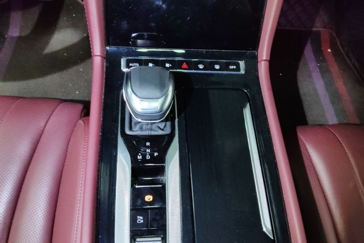 红旗H5 2023款 2.0T 自动智联旗畅版中控内饰18