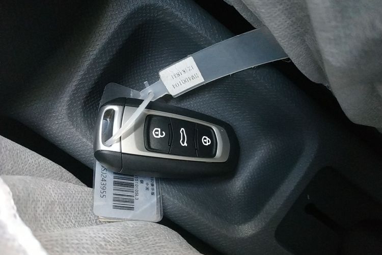 吉利银河 熊猫 2025款 210km 元气熊中控内饰11