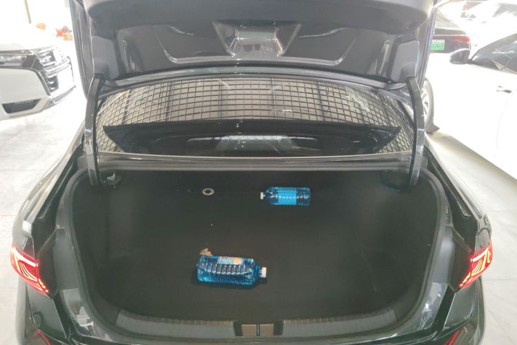 大众 速腾 2023款 300TSI DSG超越版机舱底盘23