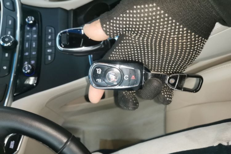 别克 君越 2022款 Avenir艾维亚 先享型中控内饰7001