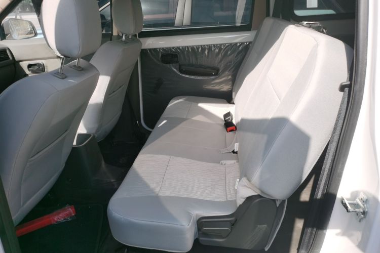 五菱汽车 五菱宏光 2021款 1.5L改款 S基本型 电动助力LAR中控内饰7004