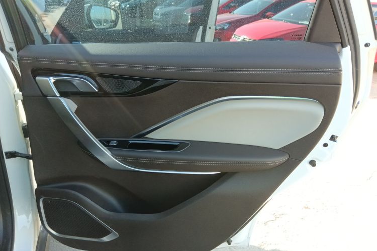 吉利汽车 嘉际 2019款 1.5TD MHEV DCT臻享型中控内饰7006