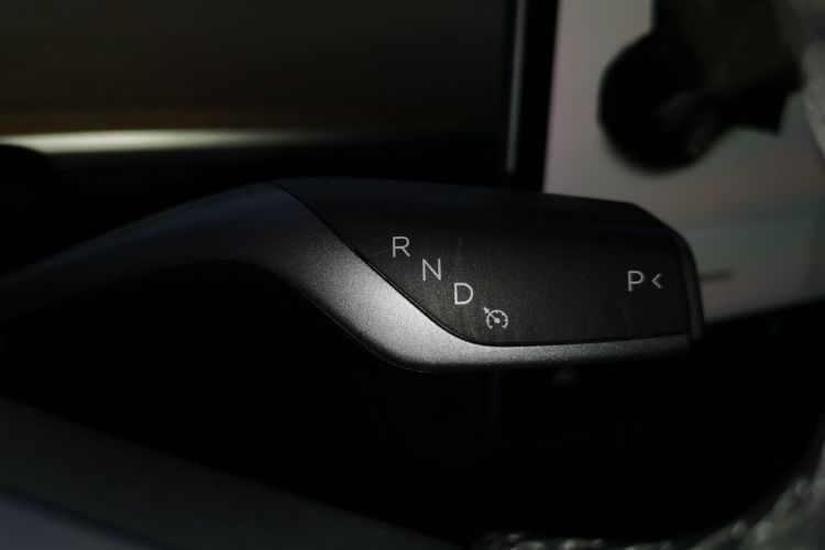 特斯拉 Model Y 2021款 标准续航后驱版中控内饰18