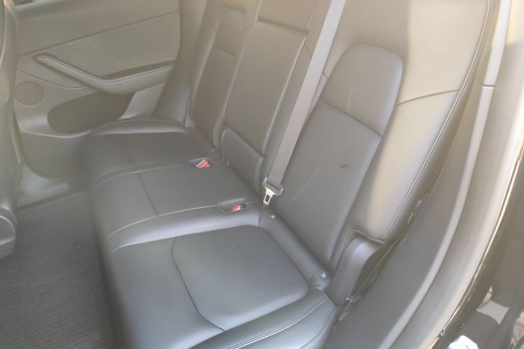 特斯拉 Model Y 2021款 长续航全轮驱动版中控内饰21