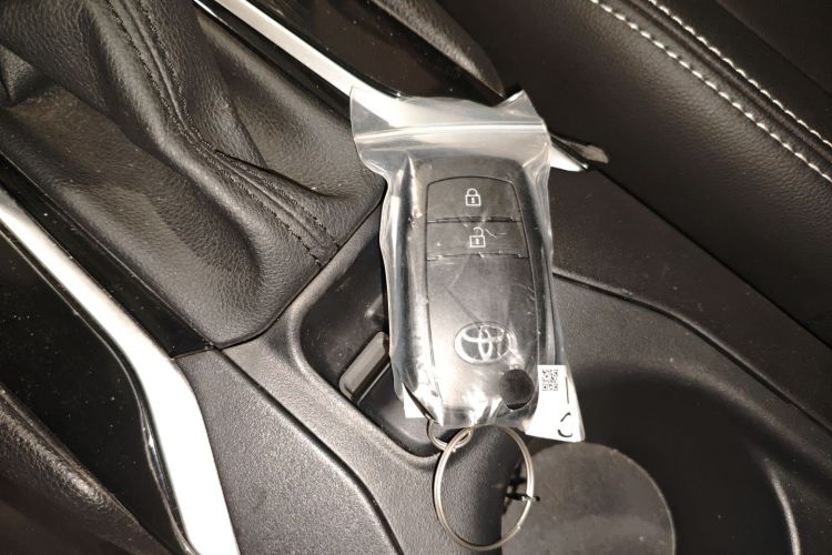 丰田 卡罗拉锐放 2023款 2.0L 精英版中控内饰7001