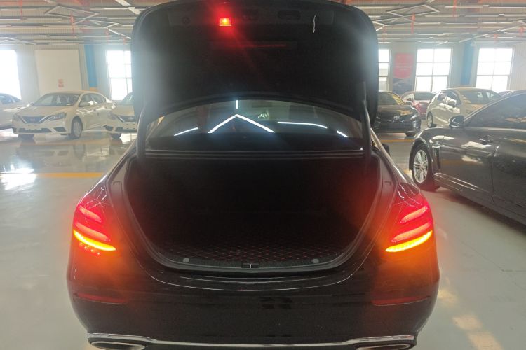 奔驰E级 2020款 E 260 L局部细节23