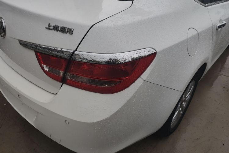 别克 英朗 2013款 GT 1.6L 自动时尚版车身外观9