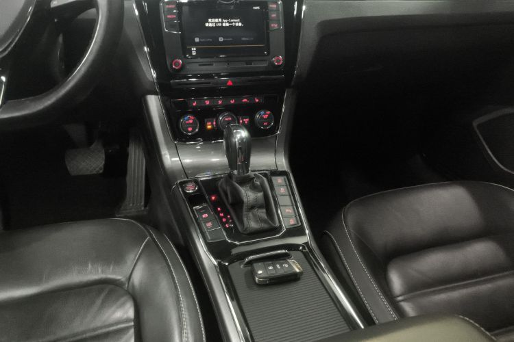 大众 帕萨特 2017款 330TSI DSG尊荣版局部细节18