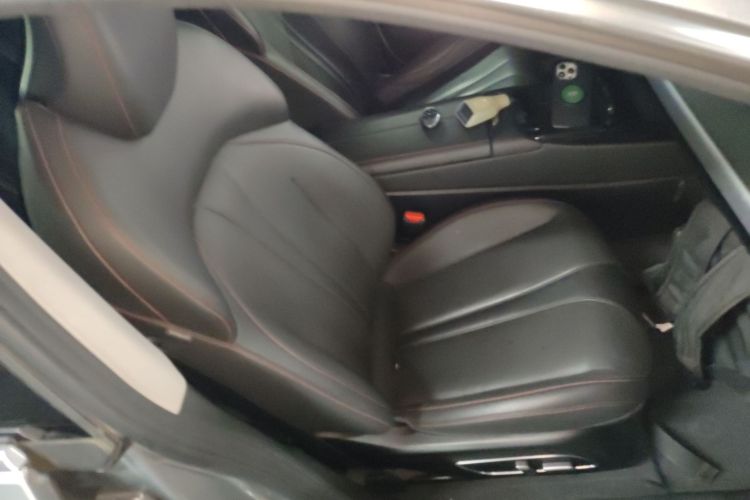 小鹏P7 2020款 670N局部细节41