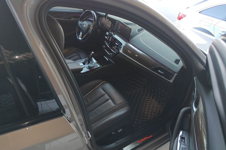 宝马5系 2018款 530Li 领先型 豪华套装局部细节41