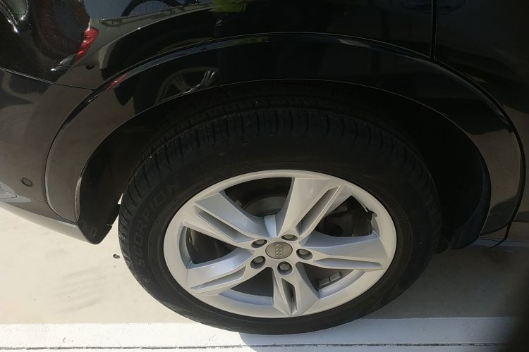 奥迪Q3 2017款 35 TFSI quattro 全时四驱风尚型车身外观6008