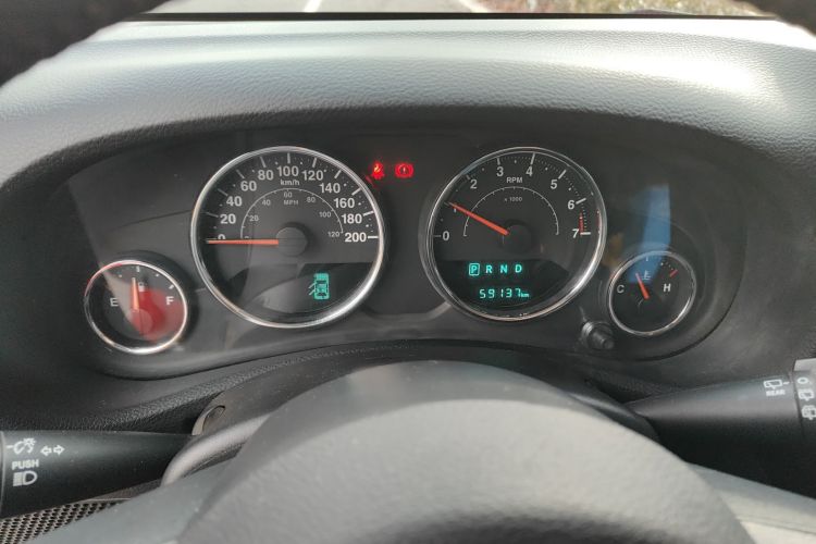 Jeep 牧马人 2017款 3.0L Sahara 四门舒享版中控内饰14