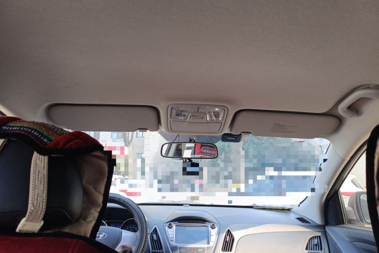 北京现代ix35 2013款 2.0L 手动两驱舒适型GL 国IV中控内饰22