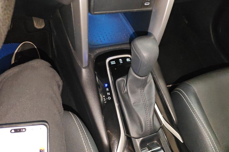 丰田 锋兰达 2023款 2.0L 智能电混双擎 豪华版中控内饰18