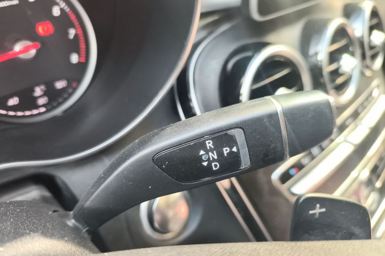 奔驰C级 2018款 C 200 L 运动版局部细节18