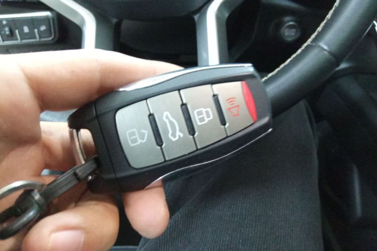 哈弗H6 2022款 第三代 1.5T 自动两驱Max中控内饰11