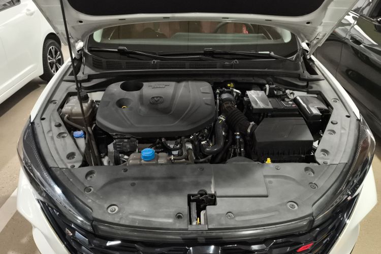 长安 逸动 2021款 PLUS 蓝鲸NE 1.4T GDI DCT尊贵型机舱底盘24