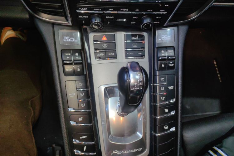 保时捷 2014款 Panamera 4 3.0T中控内饰16