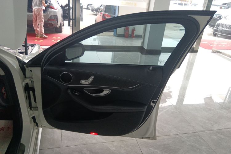 奔驰C级 2018款 C 180 L 时尚型运动版中控内饰42