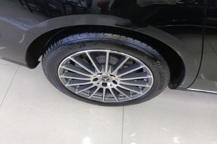 奔驰E级 2023款 E 260 L车身外观6008