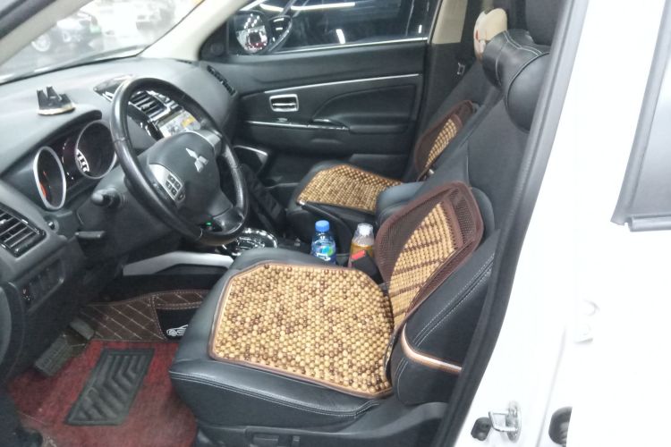 三菱 劲炫ASX 2018款 2.0L CVT两驱尊享版局部细节19