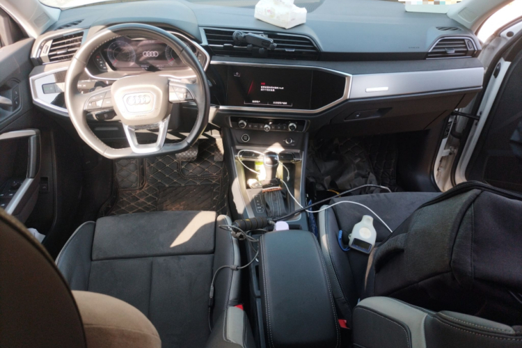 奥迪Q3 2023款 35 TFSI 时尚动感型（1.4T）中控内饰12