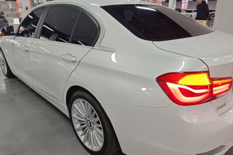 宝马3系 2018款 320Li xDrive 时尚型车身外观4