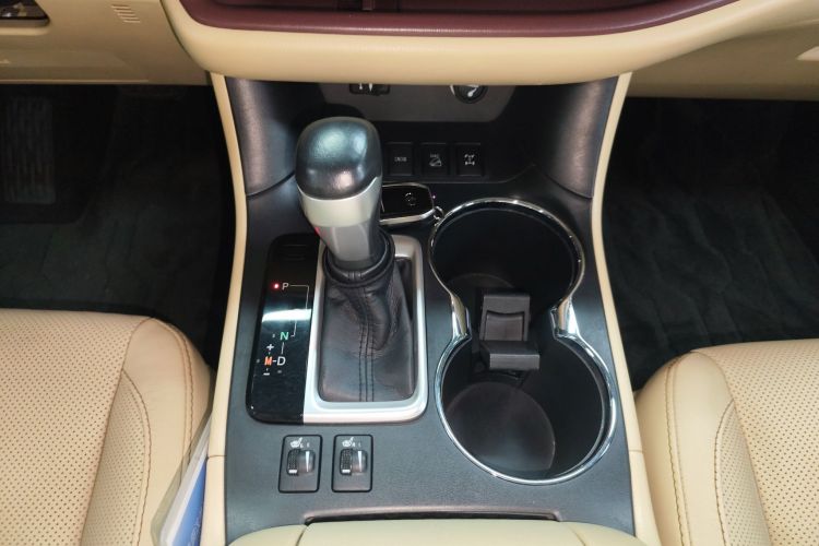 丰田 汉兰达 2017款 2.0T 四驱豪华版 7座中控内饰18