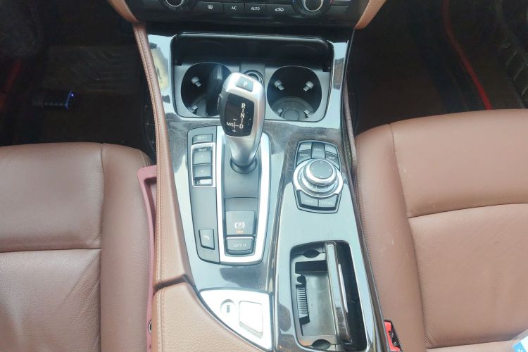 宝马5系 2017款 525Li 领先型中控内饰18