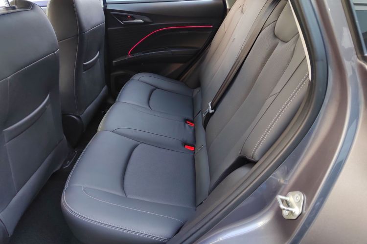 哪吒汽车 哪吒V 2021款 长续航娱乐版升级型中控内饰7004