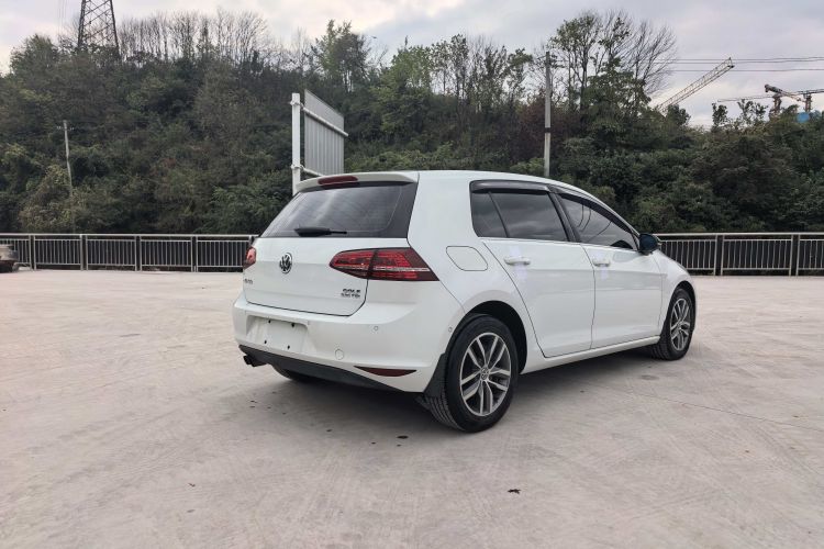 大众 高尔夫 2017款 230TSI 自动豪华百万辆纪念版车身外观7