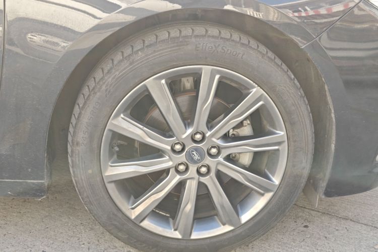 福特 金牛座 2019款 EcoBoost 245 尊享版车身外观10