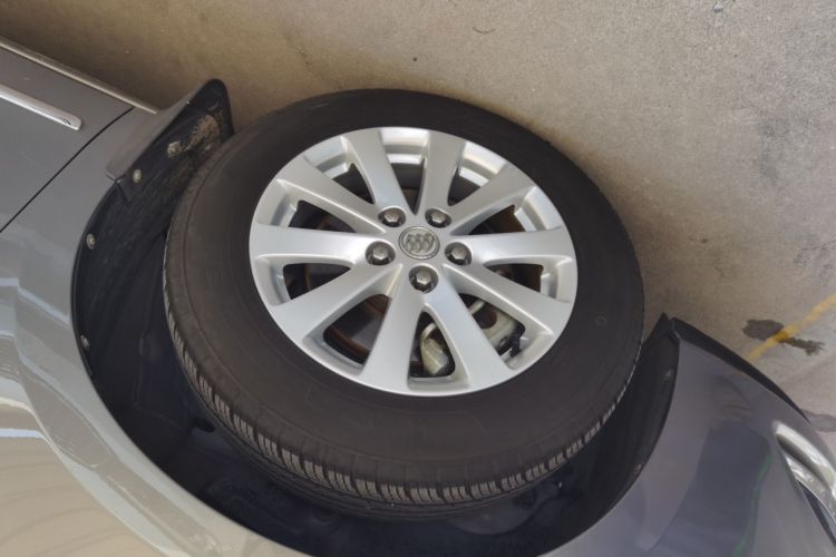 别克GL8 2017款 25S 豪华型 国V车身外观6007