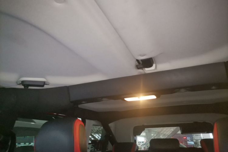 北京越野 北京BJ40 2019款 PLUS 2.3T 自动四驱尊享版 国VI中控内饰22