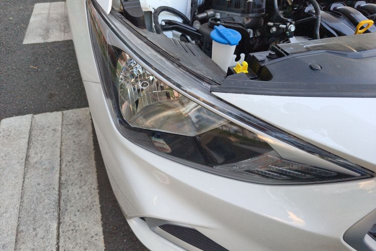 现代 悦动 2020款 1.6L 自动GL悦目版车身外观8