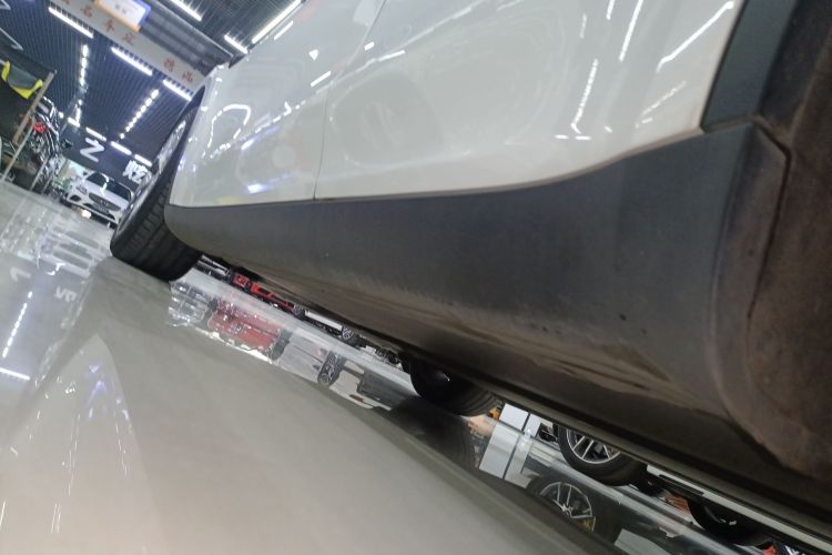 特斯拉 Model Y 2021款 标准续航后驱版局部细节9002